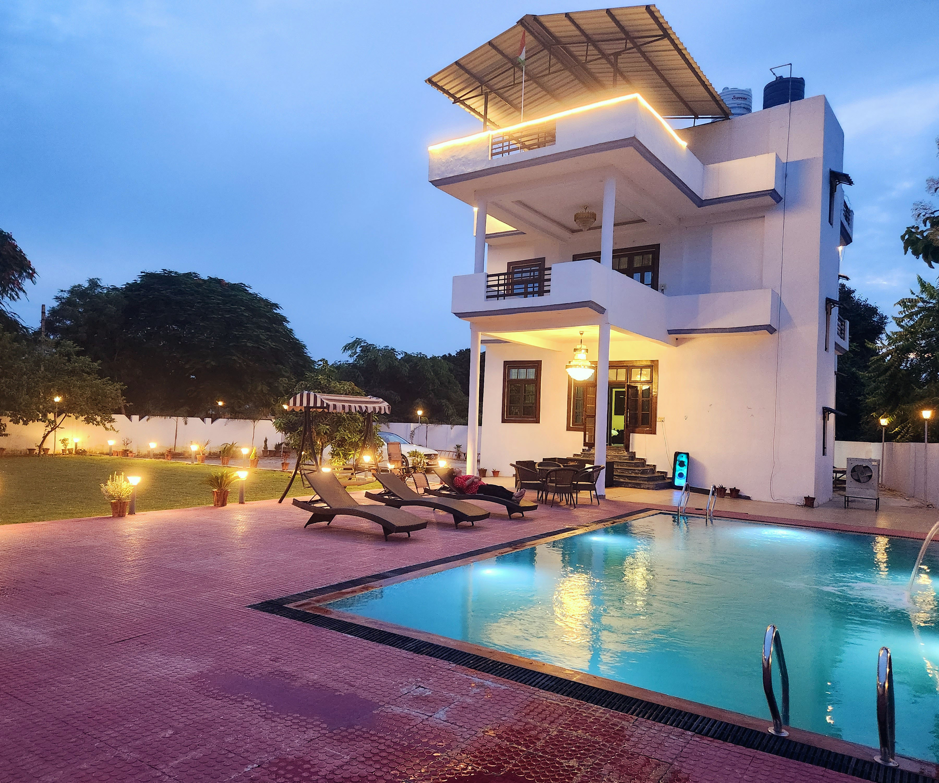 Entertainment room with projector setup